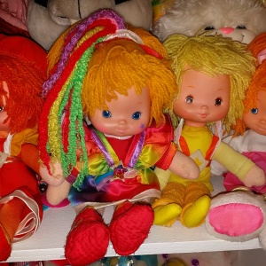Rainbow Brite Dress-Up doll with her hair piece!